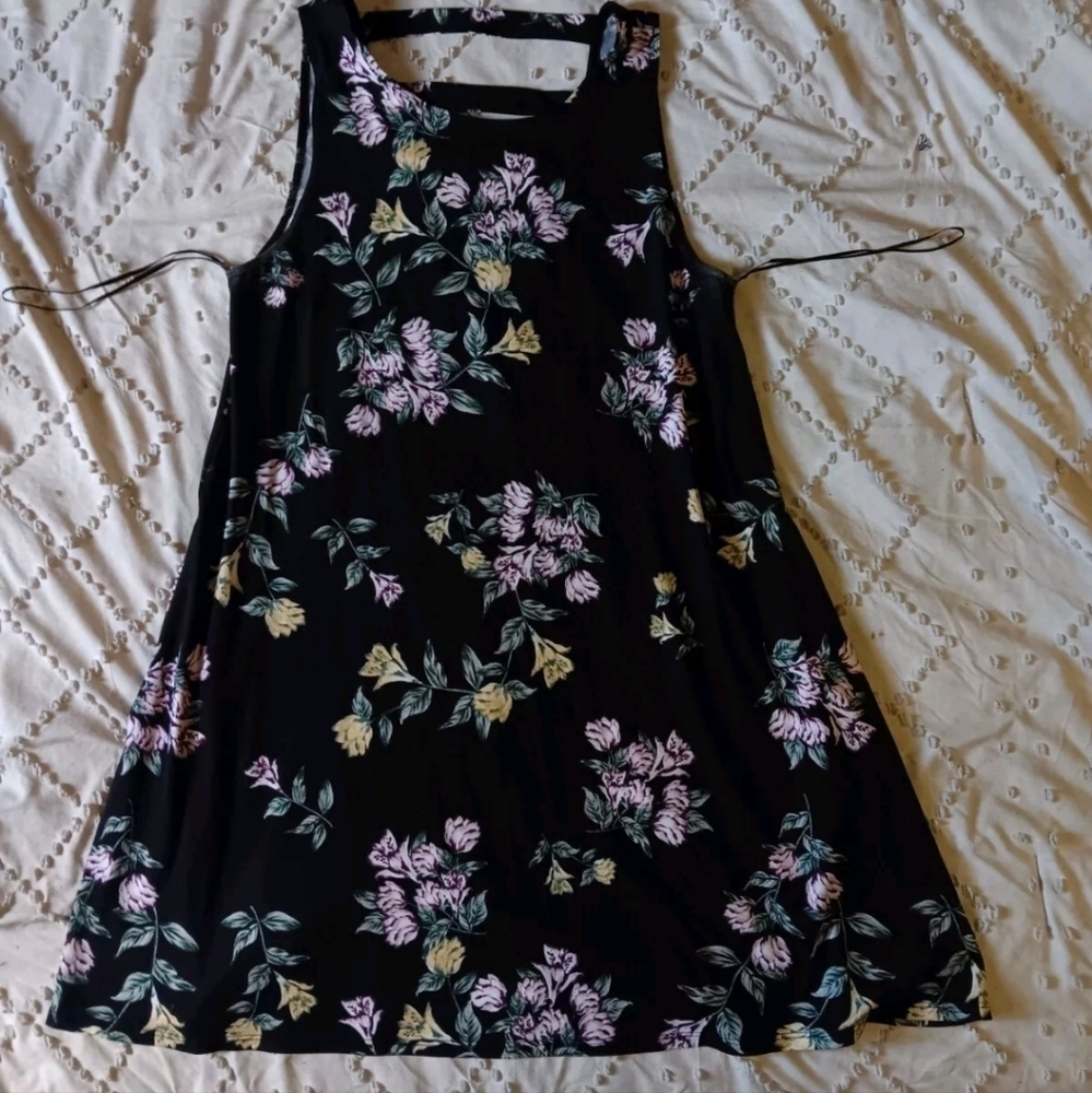 Nine Britton women's size Large black tank dress with floral pattern